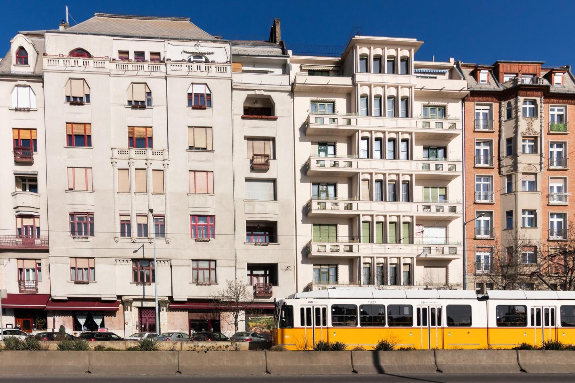 Junior Orange Apartment At Danube Budapest Exterior photo